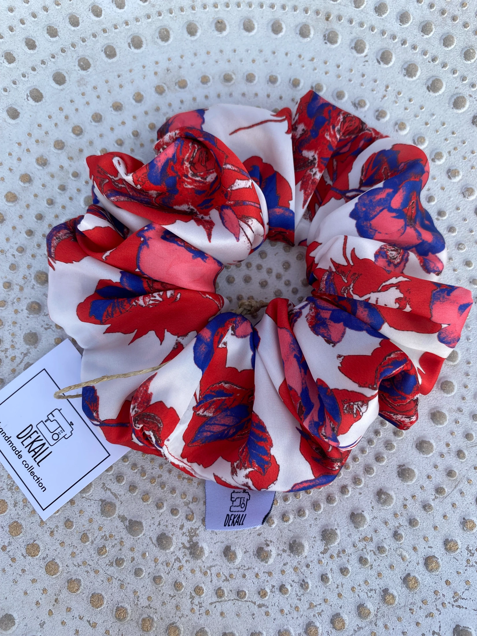 Scrunchie Red Bloom